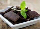 黑巧克力有哪些营养价值 巧克力吃多了会怎么样