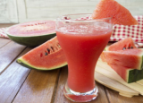 如何在夏季喝上凉爽的西瓜汁