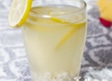 教你怎么做蜂蜜柠檬水 常喝有效补水防上火