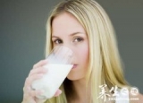 养生常识：10种方法喝牛奶有损健康