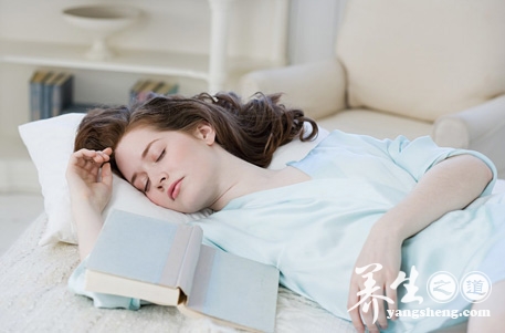 睡不够是脾虚 8个坏习惯易招来湿气(6)
