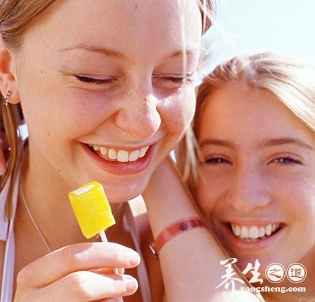 夏季养生保健常识 6类人应慎吃冰饮(4)