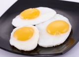 居家如何煮鸡蛋不粘锅？如何煎鸡蛋不粘锅？