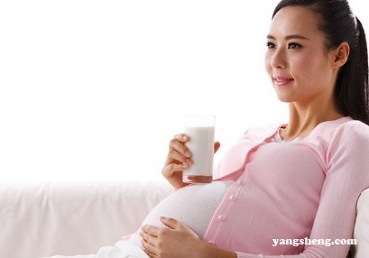 孕期喝牛奶好吗？ 准妈妈喝牛奶警防4物