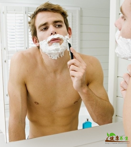 每天刮脸更易性高潮？男性性激素和胡子有关？