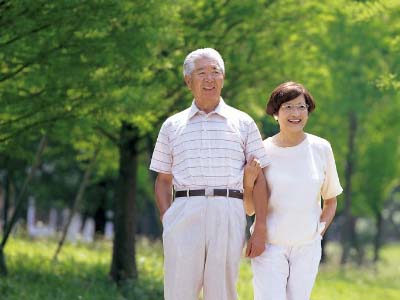 老人运动养生：晨练和饭后散步有损健康？