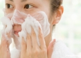 醋的奇妙功效：女性用醋洗脸能祛斑养颜