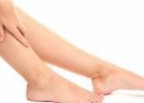 小腿肿胀是怎么回事 养成4个好习惯防浮肿