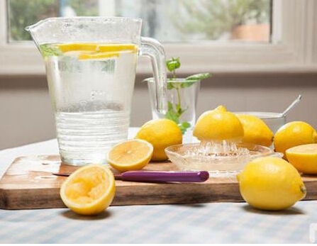 睡前喝柠檬水真能减肥？