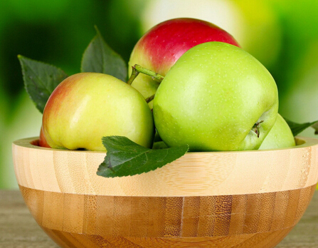 苹果的功效 每天清晨吃它减少早死亡