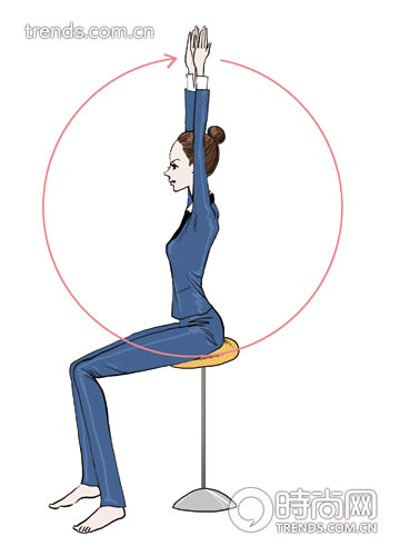 健身瑜伽“三板斧” 缓解肩颈疼痛有奇效(4)
