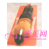 减肥瑜伽动作 甩掉脂肪缓解腰腿疼痛(5)