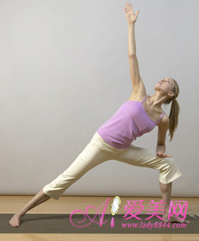 健身瑜伽动作 白领精英们减轻背痛的法宝(5)
