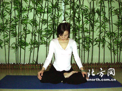 健身瑜伽推荐 有效缓解颈椎病(3)