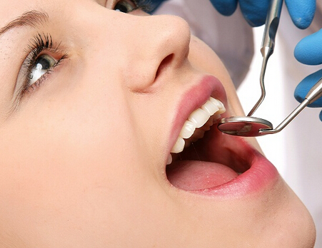 牙齿变黑原因 刷牙接触越刷越疼