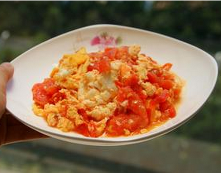 夏季吃番茄炒蛋能补充维生素