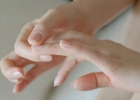 睡醒后发现手麻是怎么回事？