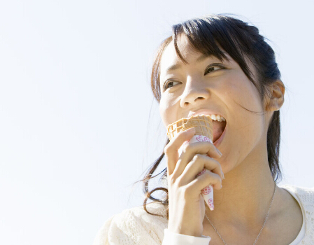 女性夏季吃冰激凌过多小心绝经