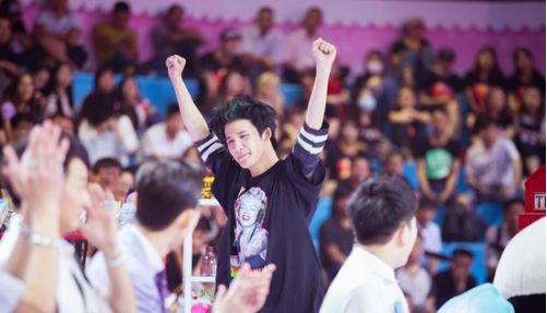 夏日甜心人气王李艺彤搞笑出演 段子手大张伟惊吓升级