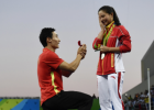 奥运颁奖礼上秦凯突然现身 只为给何姿一个浪漫的求婚