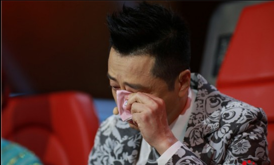 中国新歌声更新 虐心对决使哈林泪洒舞台