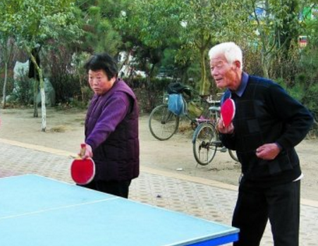 常打乒乓球竟会远离老年人痴呆