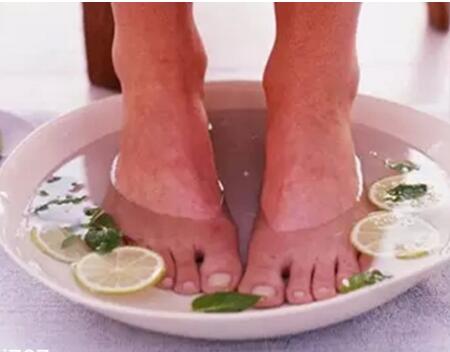 冬季洗脚水加一物可治疗好几病