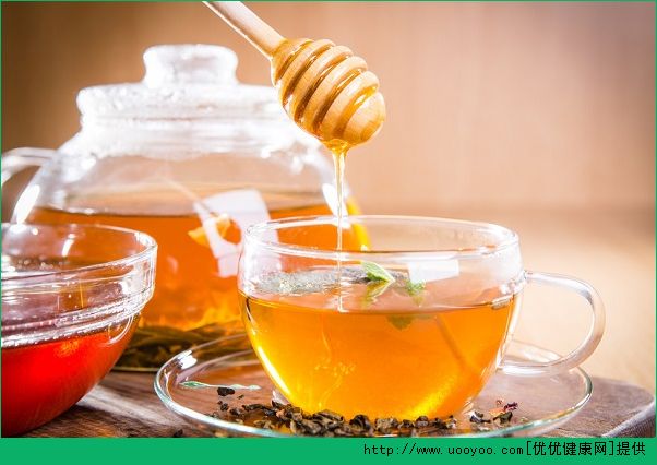 肺炎喝蜂蜜水有什么好处？喝蜂蜜对肺炎有什么帮助？(1)