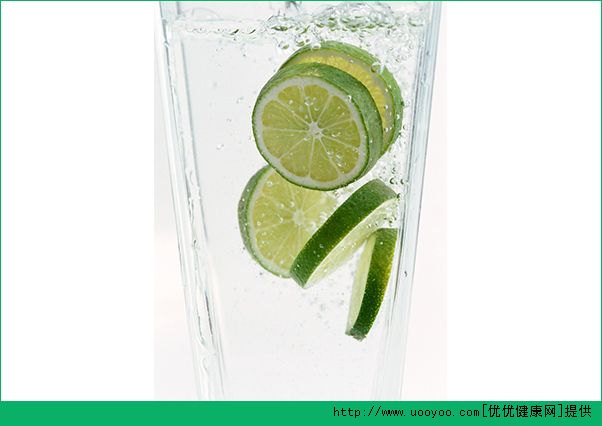 柠檬水的做法 柠檬泡水的正确方法(1)