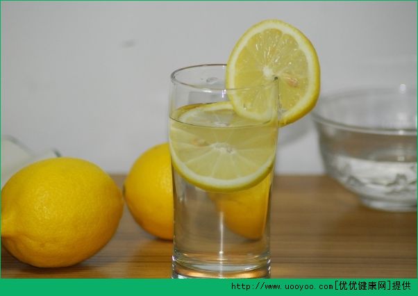 柠檬水的正确做法 泡柠檬水的注意事项(4)