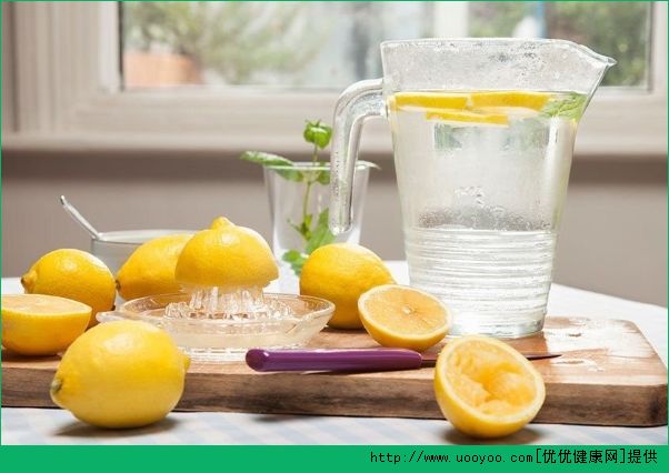 柠檬片泡水的副作用 喝柠檬水的坏处(1)