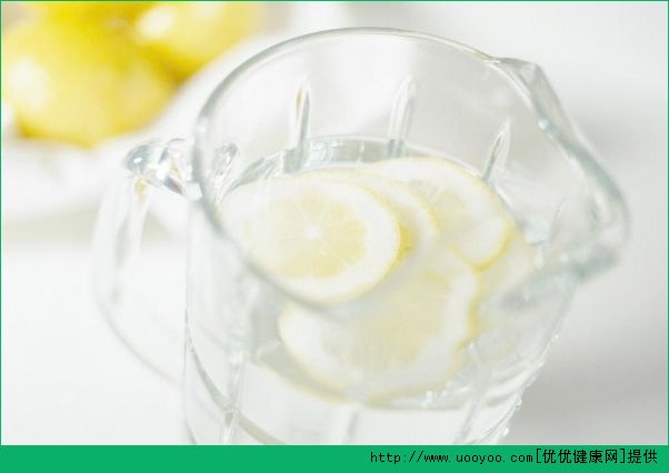 柠檬片泡水的副作用 喝柠檬水的坏处(3)