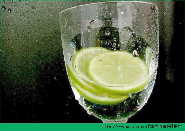柠檬片泡水的副作用 喝柠檬水的坏处(2)