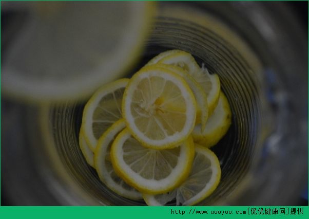 柠檬水什么时候喝最好 喝柠檬水的正确方法(5)
