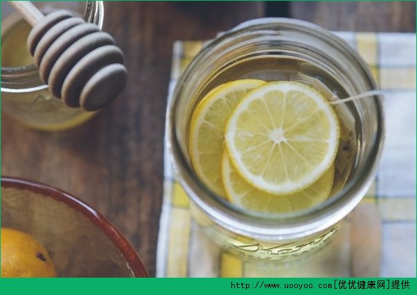 柠檬水什么时候喝最好 喝柠檬水的正确方法(6)