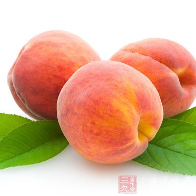 桃子的主要成分是蔗糖，属于纤维成分的果胶颇多，对于利尿或便秘颇具效果