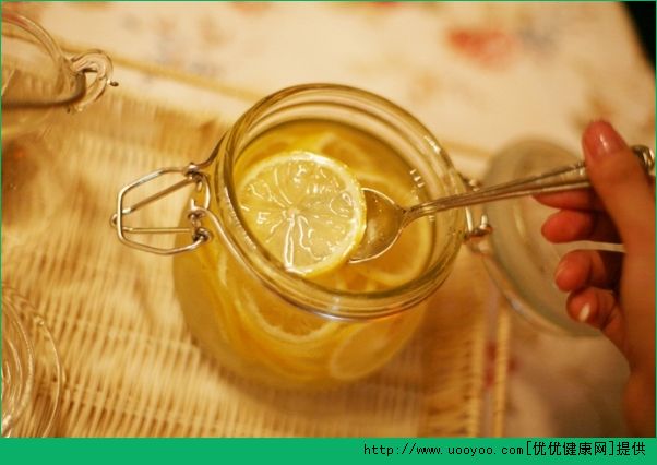 蜂蜜加柠檬能减肥吗？柠檬蜂蜜水怎么减肥(1)