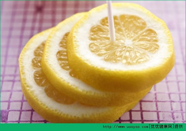 新鲜柠檬怎么泡水喝？新鲜柠檬泡水的方法(2)