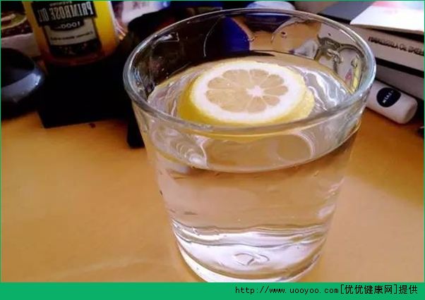 新鲜柠檬怎么泡水喝？新鲜柠檬泡水的方法(4)