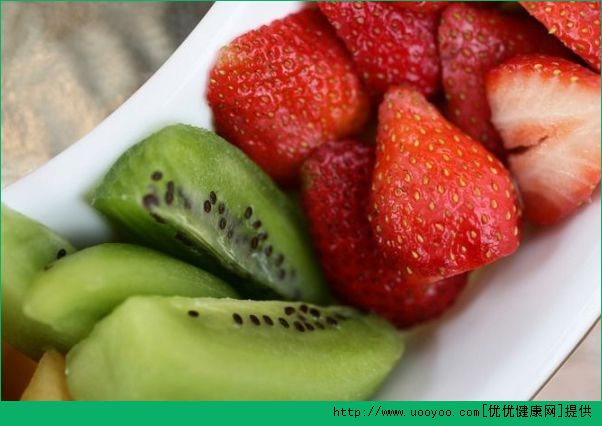 猕猴桃和草莓可以一起吃吗？猕猴桃和草莓一起吃好不好？(2)