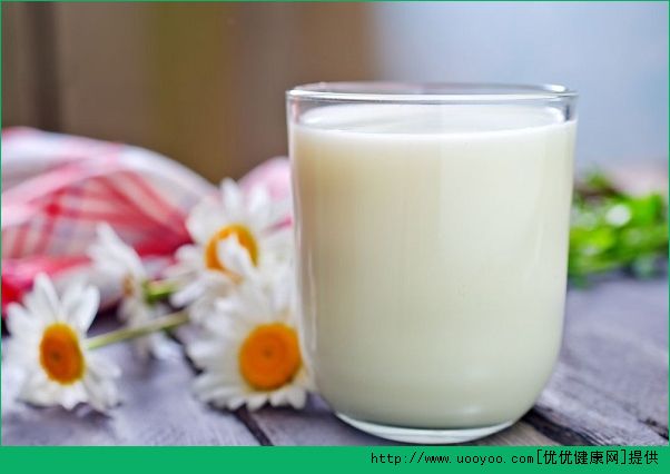 睡前喝牛奶会胖吗？睡前喝牛奶好吗有什么好处？(3)