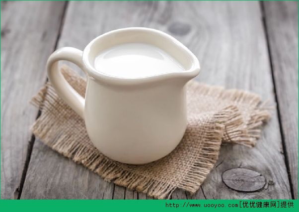睡前喝牛奶会胖吗？睡前喝牛奶好吗有什么好处？(5)