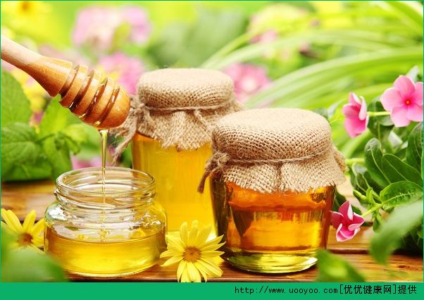 饭前吃蜂蜜好还是饭后？饭前喝蜂蜜水的好处(2)