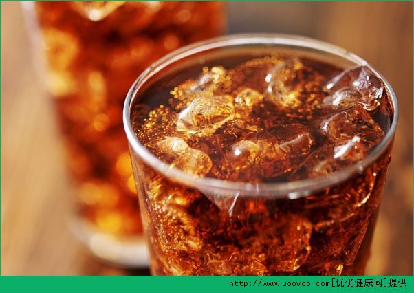 吃泡面喝碳酸饮料会怎么样？喝可乐不能吃什么？(5)