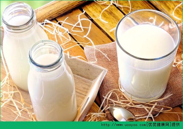 晚饭前喝牛奶好吗？牛奶什么时候喝最好？(5)