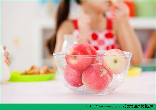 苹果削皮后变色还能吃吗？苹果削皮后为什么会变色？(4)