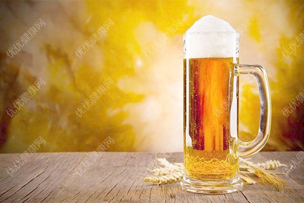喝啤酒为什么会长肚子？喝啤酒的好处和坏处(3)