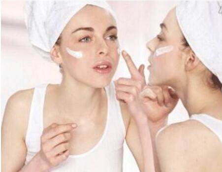 洁面后护肤方法 皮肤保养步骤是什么