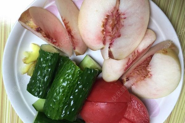 桃子和黄瓜可以一起吃吗？桃子和黄瓜一起吃有什么影响？(1)