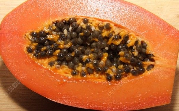 红肉木瓜是转基因的吗？红心木瓜的功效与作用(1)